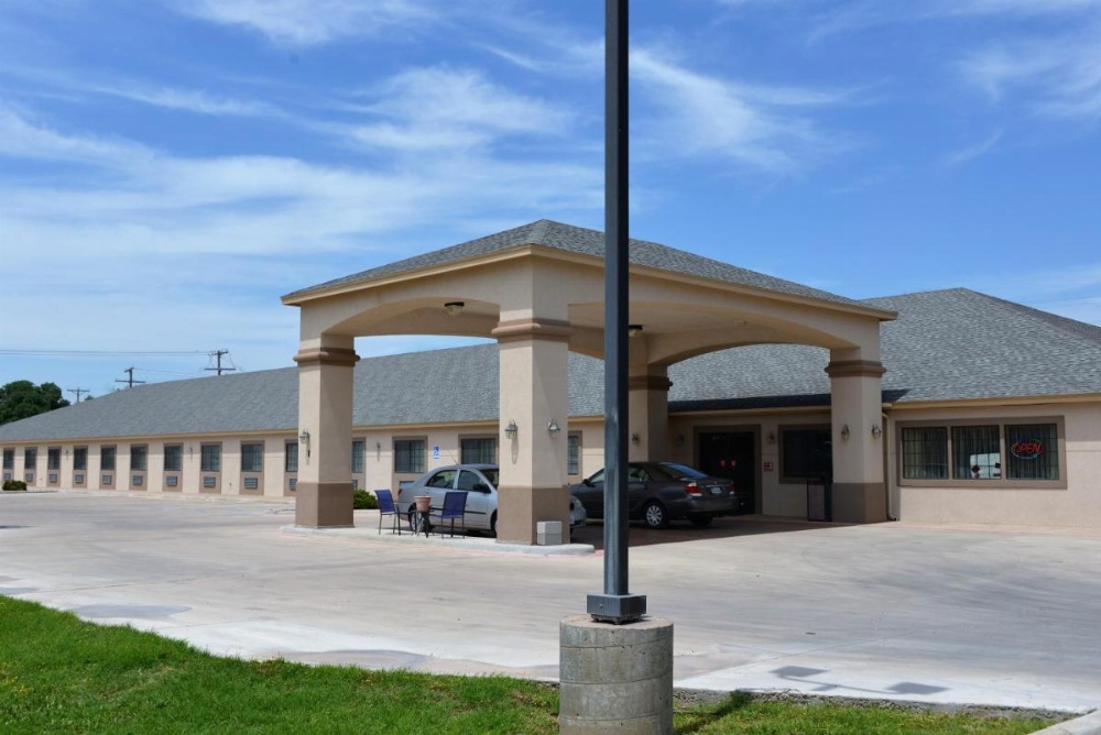 Irish Inn and Suites Image 12